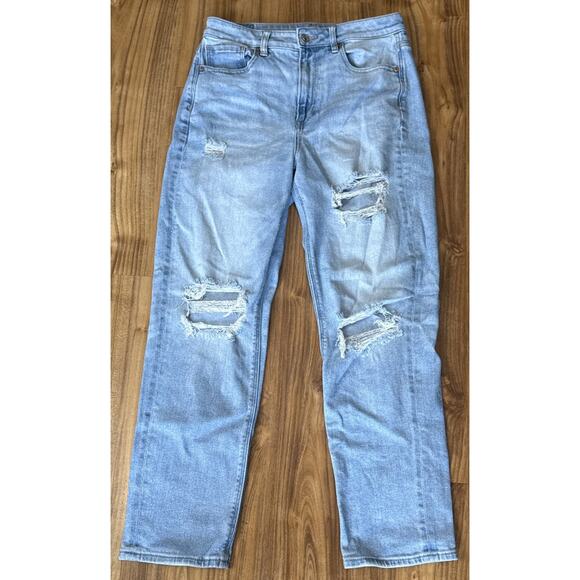American Eagle Relaxed Mom Jeans Size 8‎ Womens Distressed Baggy Light Wash - Picture 1 of 8